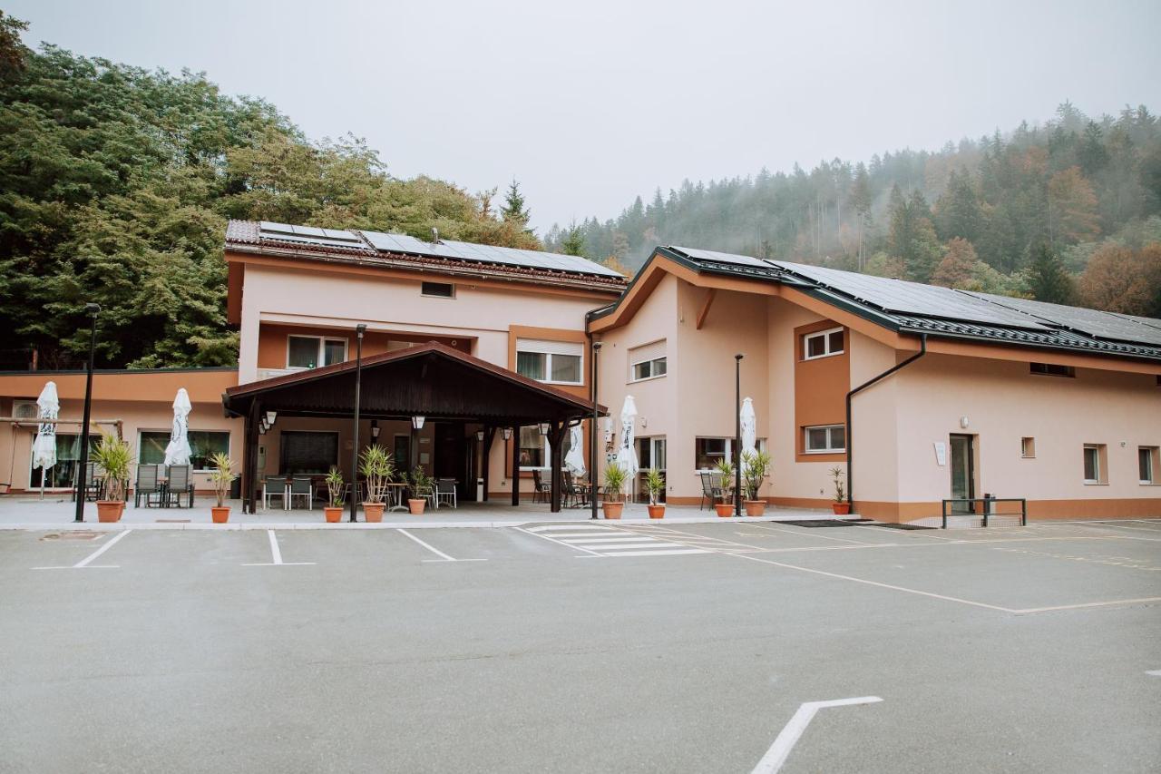 Gostisce Krivograd Hotel Prevalje Eksteriør billede