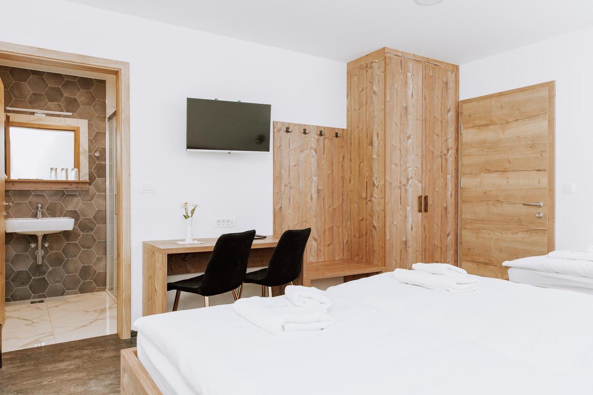 Gostisce Krivograd Hotel Prevalje Værelse billede